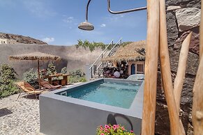 Rock Villas - Emporio | Pool, Jacuzzi, Castle View