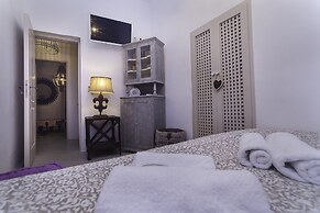 Rock Villas - Emporio | Pool, Jacuzzi, Castle View