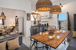 Rock Villas - Emporio | Pool, Jacuzzi, Castle View