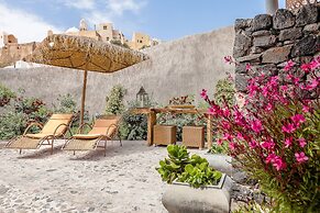 Rock Villas - Emporio | Pool, Jacuzzi, Castle View