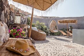 Rock Villas - Emporio | Pool, Jacuzzi, Castle View