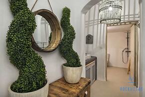 Rock Villas - Emporio | Pool, Jacuzzi, Castle View