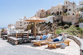 Rock Villas - Emporio | Pool, Jacuzzi, Castle View