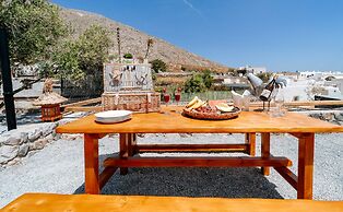 Rock Villas - Emporio | Pool, Jacuzzi, Castle View