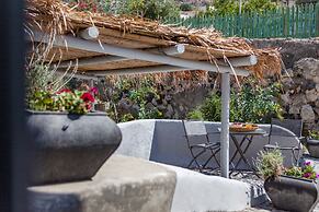 Rock Villas - Emporio | Pool, Jacuzzi, Castle View