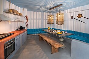 Rock Villas - Emporio | Pool, Jacuzzi, Castle View