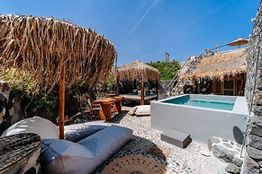 Rock Villas - Emporio | Pool, Jacuzzi, Castle View