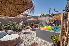 Rock Villas - Emporio | Pool, Jacuzzi, Castle View