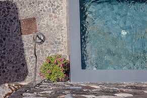 Rock Villas - Emporio | Pool, Jacuzzi, Castle View