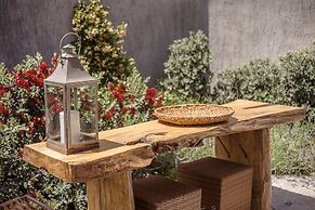 Rock Villas - Emporio | Pool, Jacuzzi, Castle View