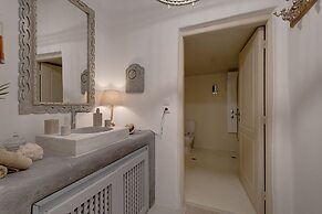 Rock Villas - Emporio | Pool, Jacuzzi, Castle View