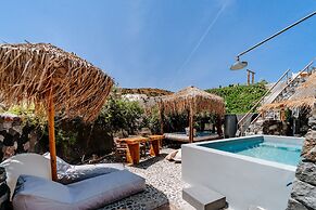 Rock Villas - Emporio | Pool, Jacuzzi, Castle View