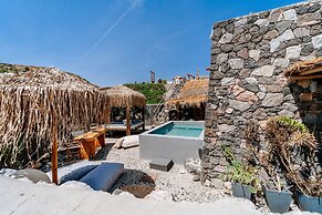 Rock Villas - Emporio | Pool, Jacuzzi, Castle View