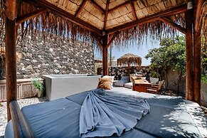 Rock Villas - Emporio | Pool, Jacuzzi, Castle View