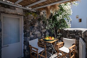 Rock Villas - Emporio | Pool, Jacuzzi, Castle View