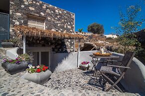 Rock Villas - Emporio | Pool, Jacuzzi, Castle View