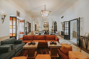 Villa Le Perroquet Bleu