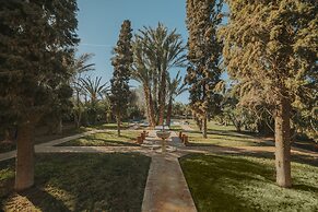 Villa Le Perroquet Bleu