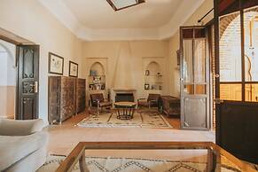 Villa Le Perroquet Bleu