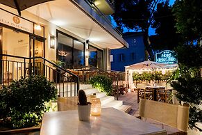 De La Ville Boutique Hotel