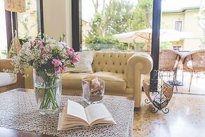 De La Ville Boutique Hotel