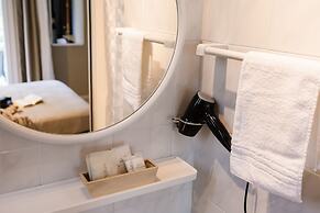 De La Ville Boutique Hotel