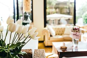 De La Ville Boutique Hotel