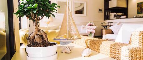 De La Ville Boutique Hotel