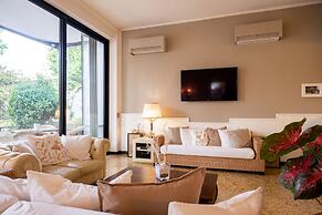 De La Ville Boutique Hotel