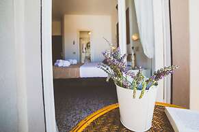 De La Ville Boutique Hotel