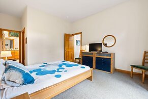 Waterdance 475a 5 Bedroom Townhouse by RedAwning