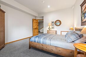 Waterdance 475a 5 Bedroom Townhouse by RedAwning