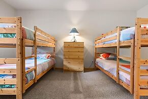 Waterdance 475a 5 Bedroom Townhouse by RedAwning