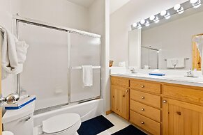 Waterdance 475a 5 Bedroom Townhouse by RedAwning