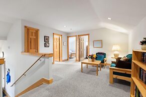 Waterdance 475a 5 Bedroom Townhouse by RedAwning