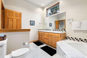 Waterdance 475a 5 Bedroom Townhouse by RedAwning