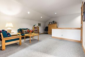 Waterdance 475a 5 Bedroom Townhouse by RedAwning