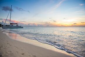 The Colonial Club, Oceanfront Condos