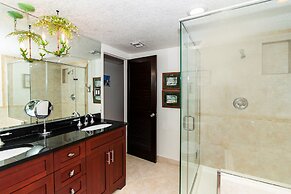 The Colonial Club, Oceanfront Condos