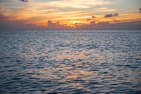 The Colonial Club, Oceanfront Condos