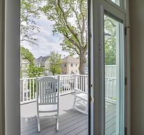 Gorgeous New Modern Farmhouse-style Townhouse Just Blocks From the Vir