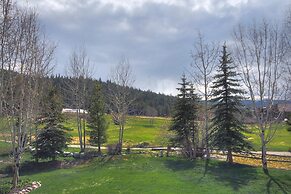 Wheeler House Spacious East Village Condo, Easy Walk to Super Bee - WH