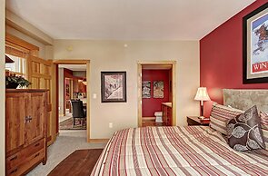 Luxury Remodeled Passage Point Condo - Short Walk to Lifts - Heart of 