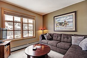 Luxury Remodeled Passage Point Condo - Short Walk to Lifts - Heart of 