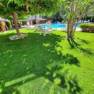Hotel Ampuria Inn