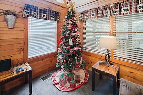Always Christmas 2 Bedroom Cabin by RedAwning