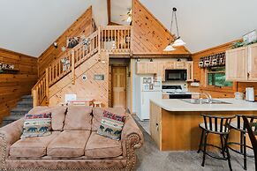 Always Christmas 2 Bedroom Cabin by RedAwning