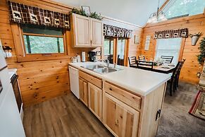 Always Christmas 2 Bedroom Cabin by RedAwning