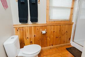 Always Christmas 2 Bedroom Cabin by RedAwning