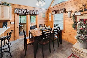 Always Christmas 2 Bedroom Cabin by RedAwning